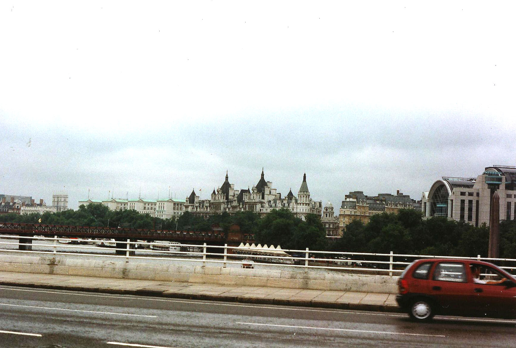 GBu940042a.jpg